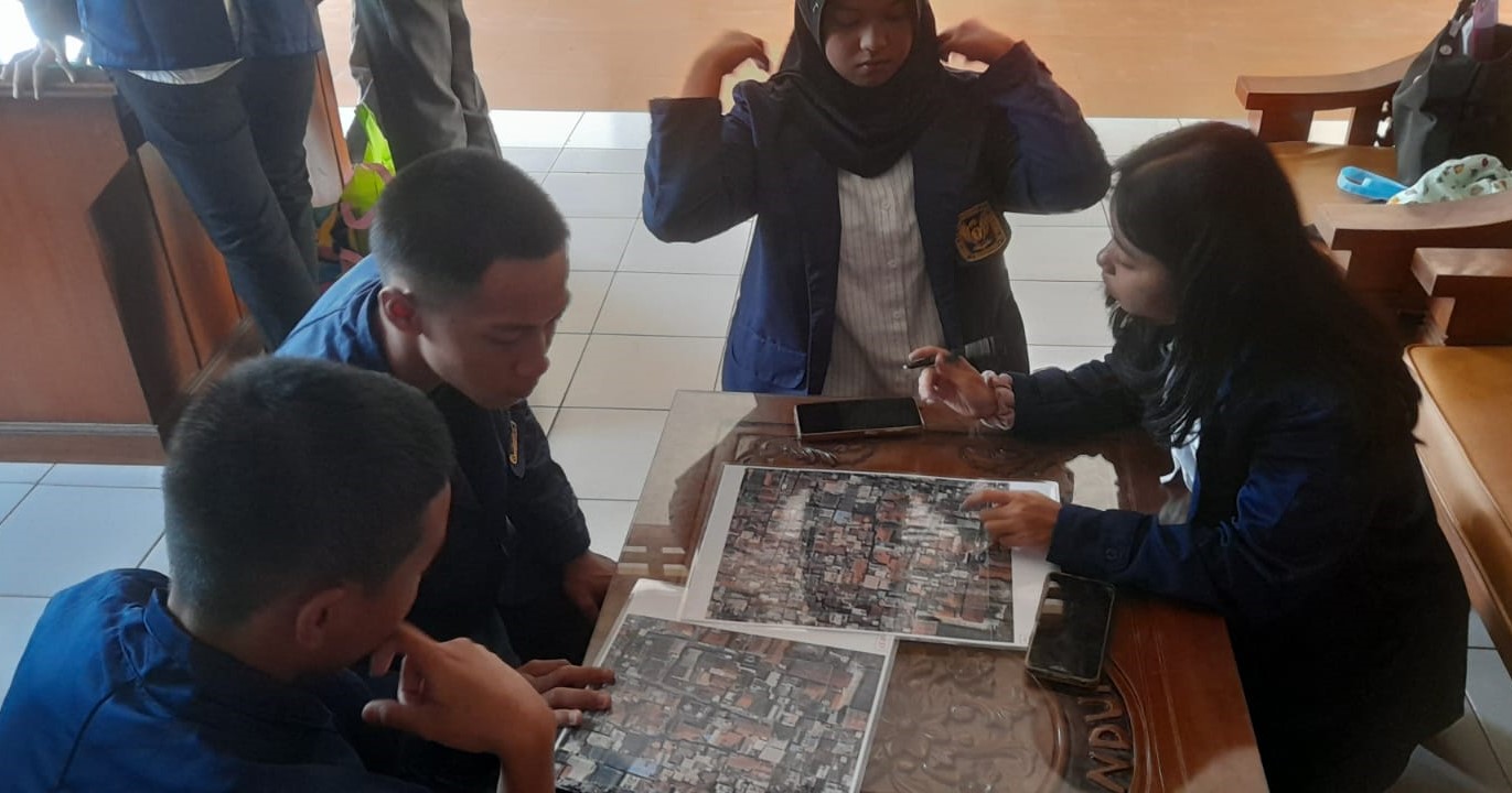 Survai Sanitasi Rumah Tangga oleh siswa SMA Negeri 16 Bandung, Oktober – November 2025